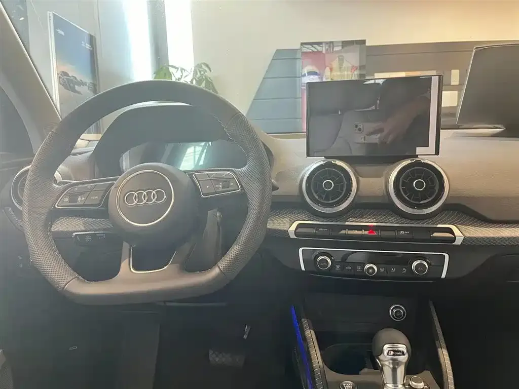 Audi Q2L 2025 из CN, фото 10