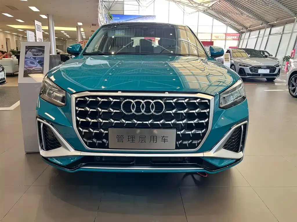 Audi Q2L 2025 из CN, фото 2