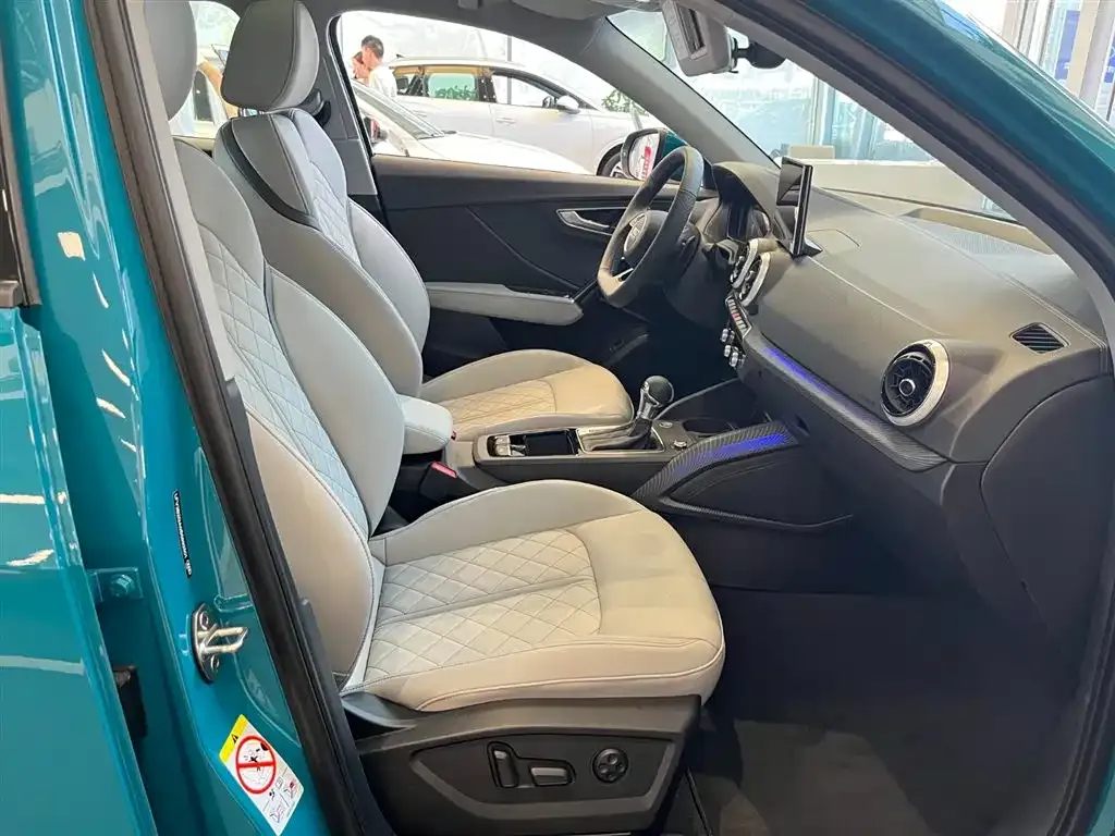 Audi Q2L 2025 из CN, фото 5
