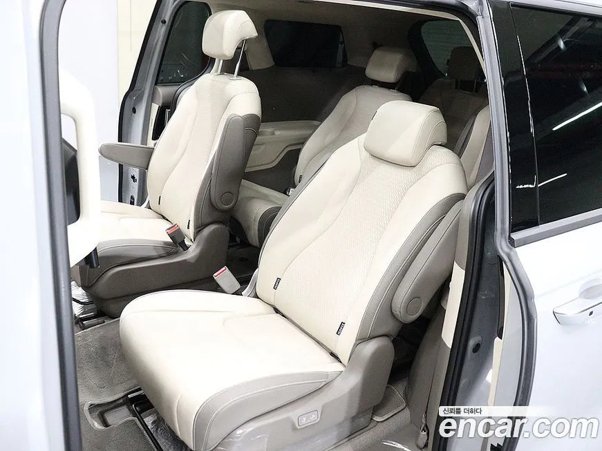Kia Carnival — фото 10