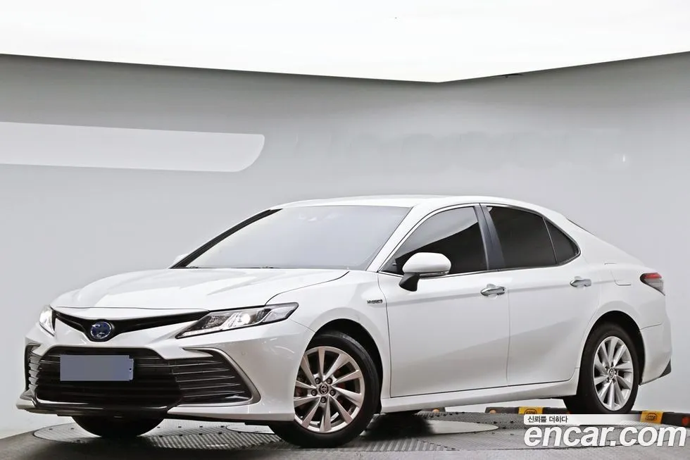 Toyota Camry 2023 из KR, фото 2