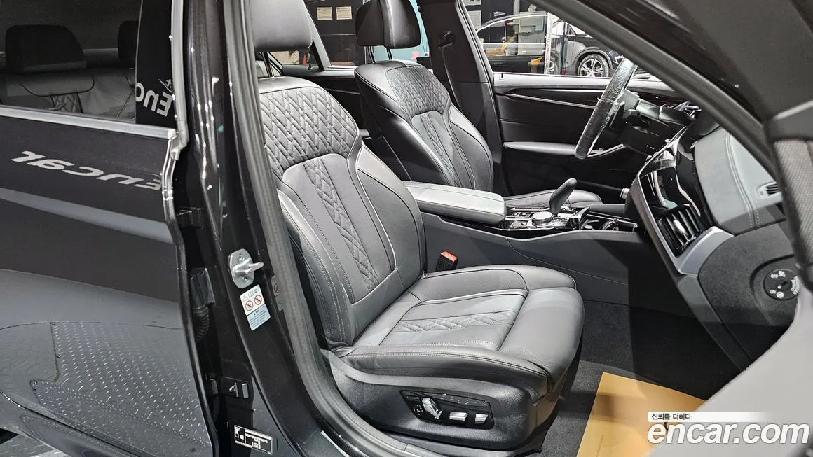 BMW 5-Series 2023 из KR, фото 10