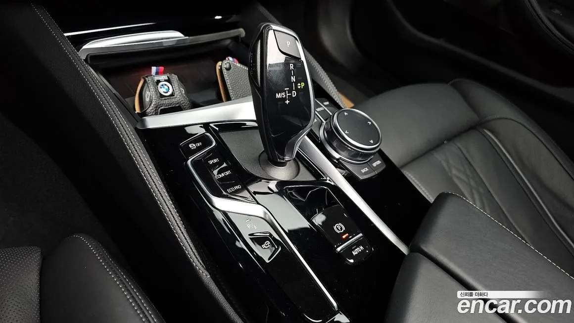 BMW 5-Series 2023 из KR, фото 9