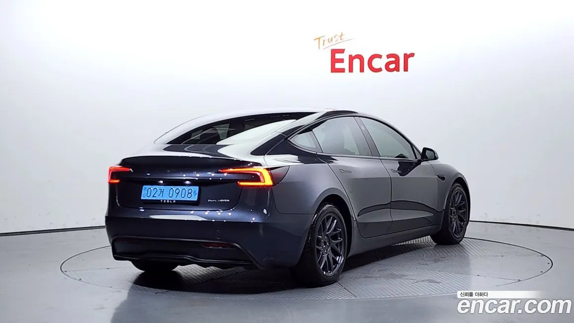 Tesla Model 3 2024 из KR, фото 2