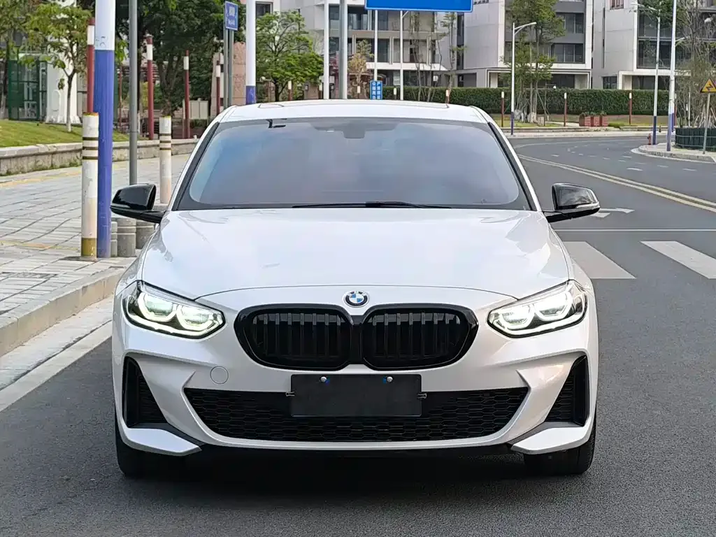 BMW 1 Series 2021 из CN, фото 3