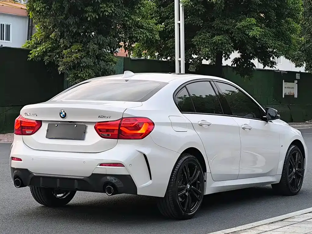 BMW 1 Series 2021 из CN, фото 5