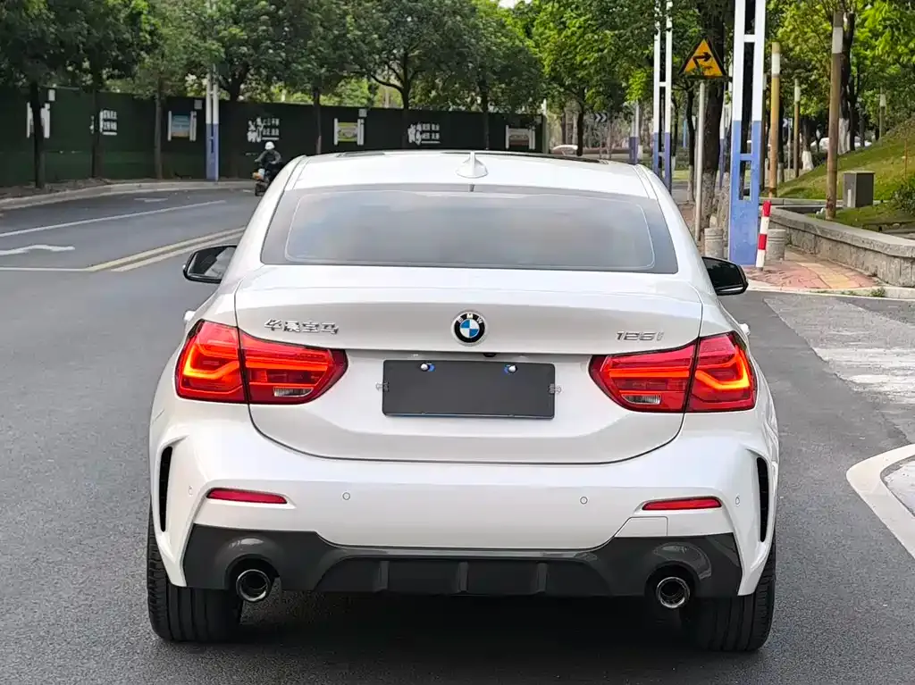 BMW 1 Series 2021 из CN, фото 6