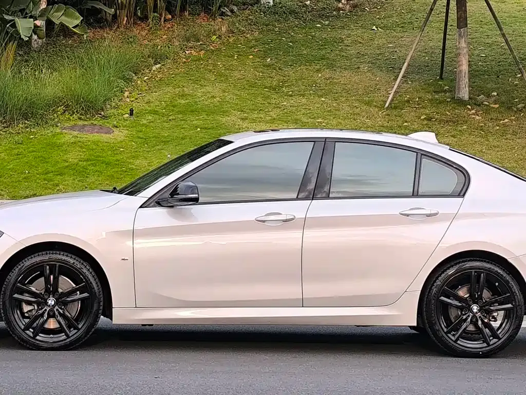 BMW 1 Series 2021 из CN, фото 8