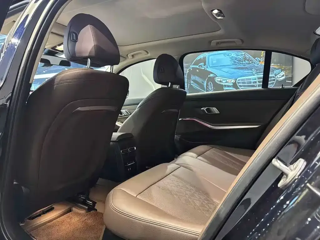 BMW 3 Series 2023 из CN, фото 6