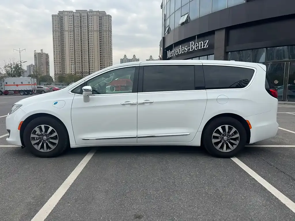 Chrysler Grand Voyager PHEV (Import) 2025 из CN, фото 8