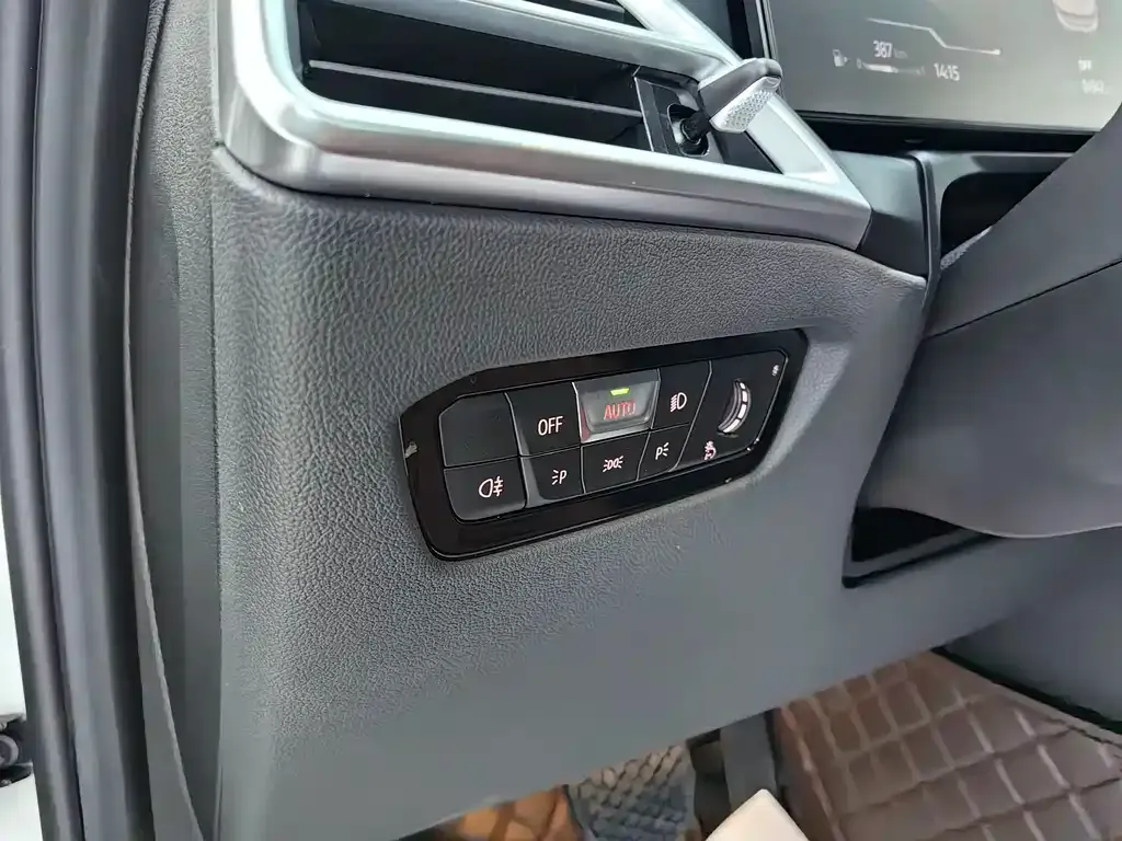 BMW 3 Series 2025 из CN, фото 9