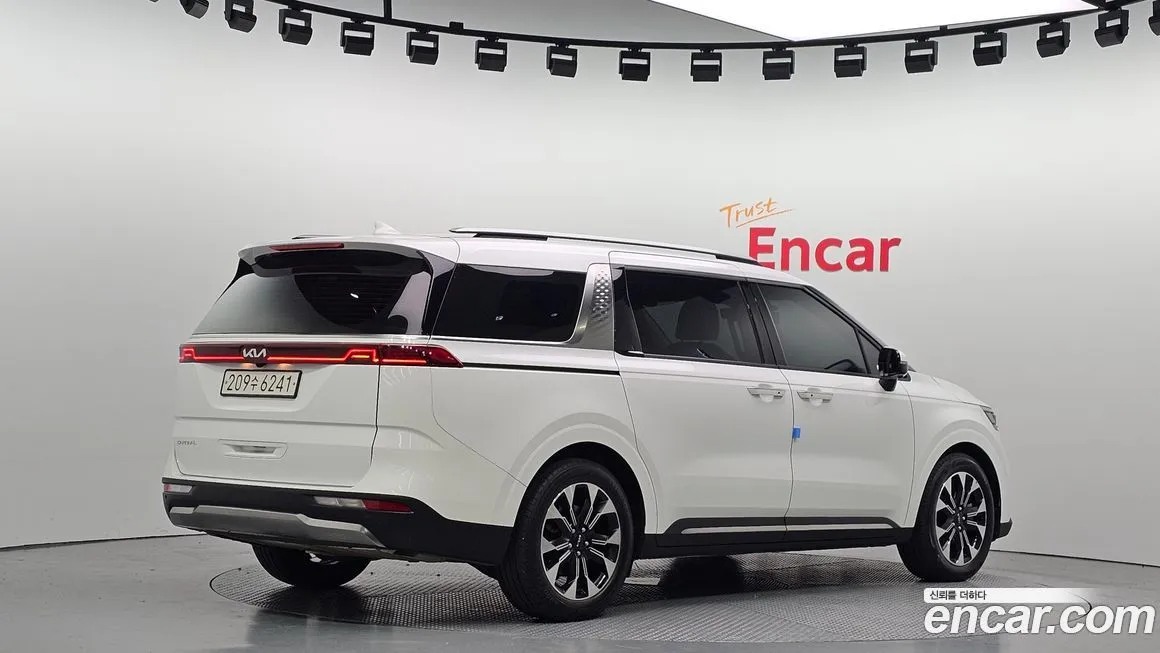 Kia Carnival 2023 из KR, фото 2