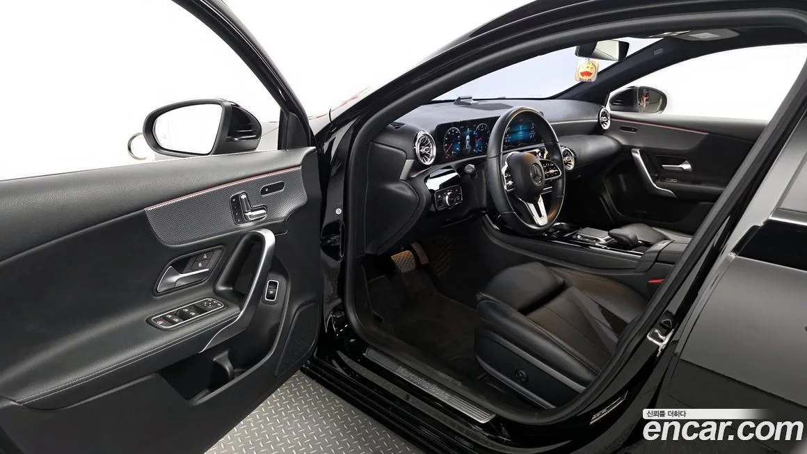 Mercedes-Benz A-Class — фото 10