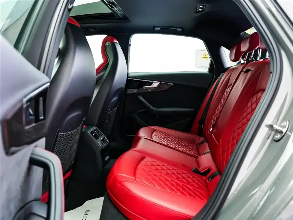 Audi S4 2024 из CN, фото 7