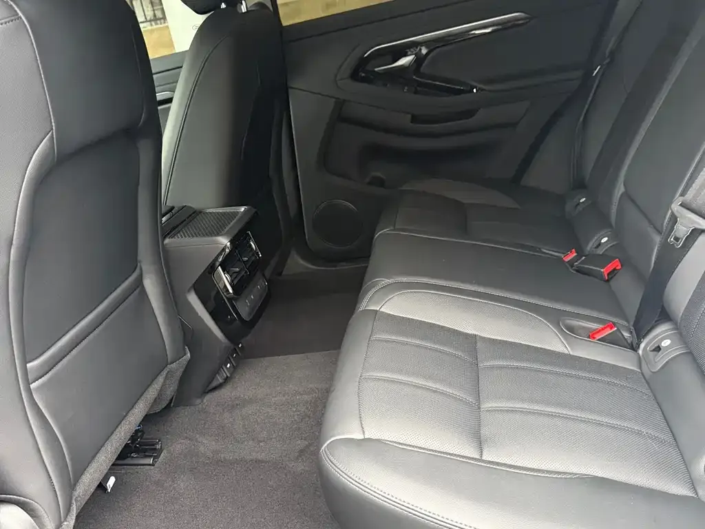 Land Rover Evoque 2023 из CN, фото 10