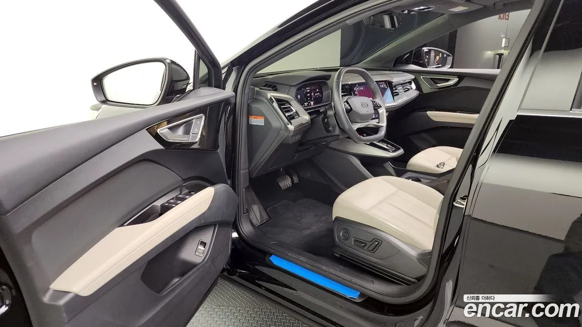 Audi Q4 e-tron — фото 10