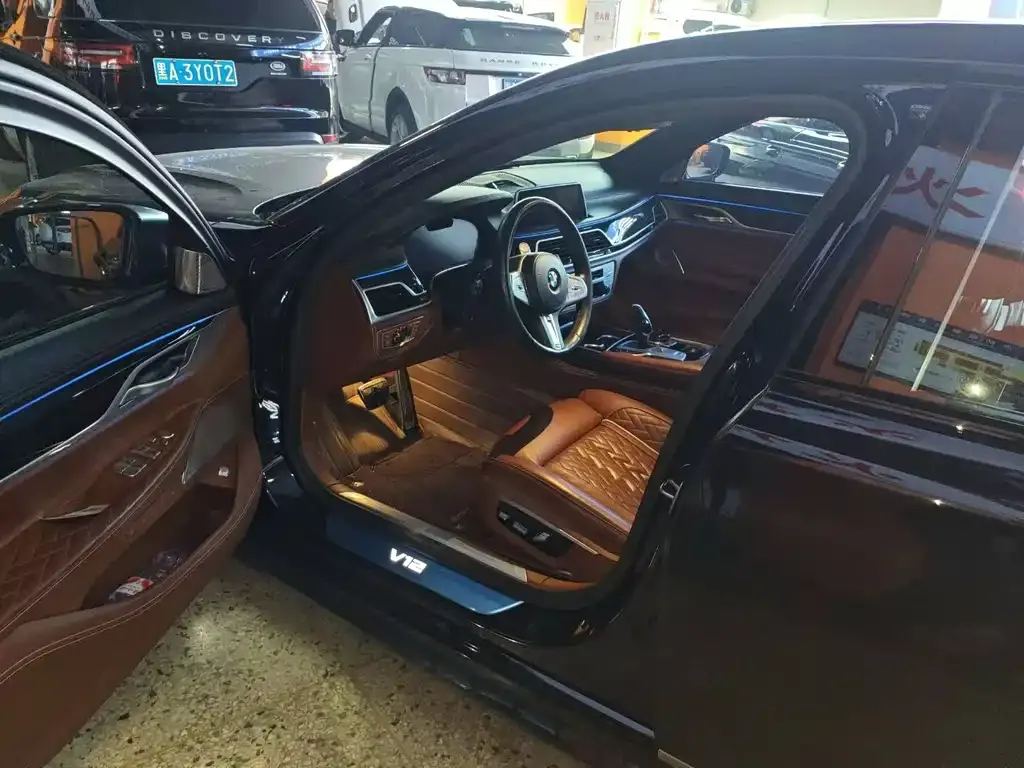 BMW 7 Series 2021 из CN, фото 3