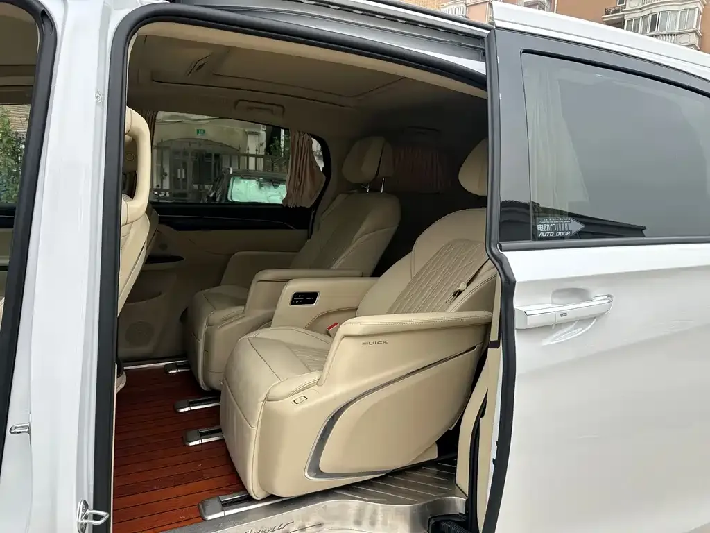 Buick GL8 2022 из CN, фото 10