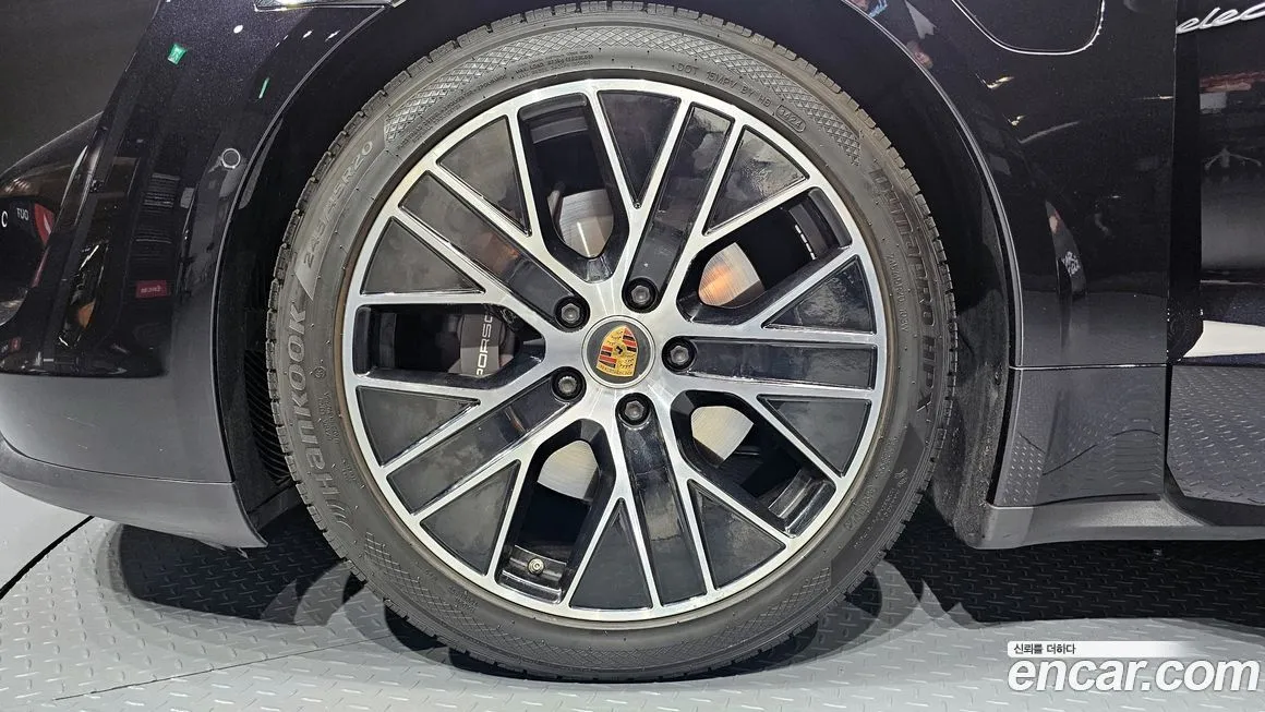Porsche Taycan 2022 из KR, фото 5