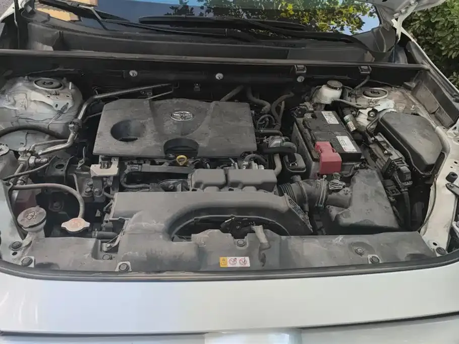 Toyota RAV4 — фото 10