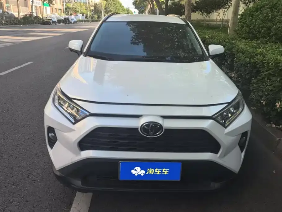 Toyota RAV4 — фото 2