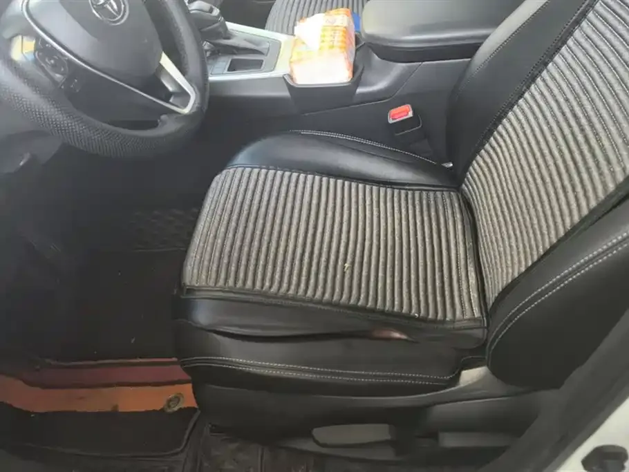 Toyota RAV4 — фото 9