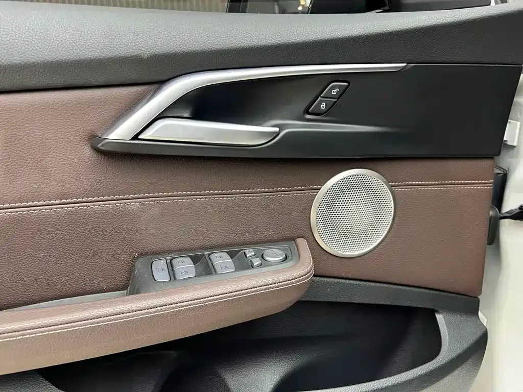 BMW 1 Series 2021 из CN, фото 8