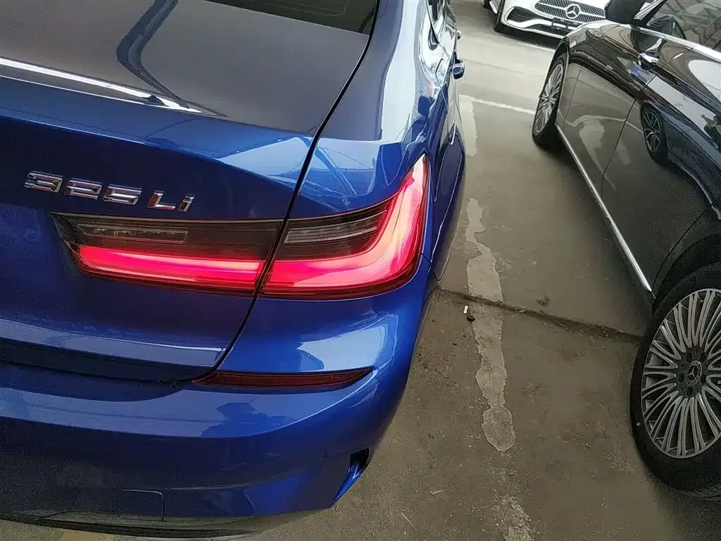 BMW 3 Series 2021 из CN, фото 8