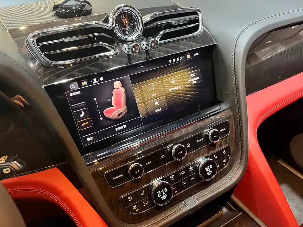 Bentley Bentayga 2024 из CN, фото 10
