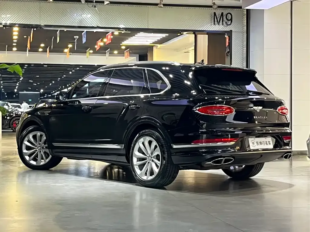 Bentley Bentayga 2024 из CN, фото 4