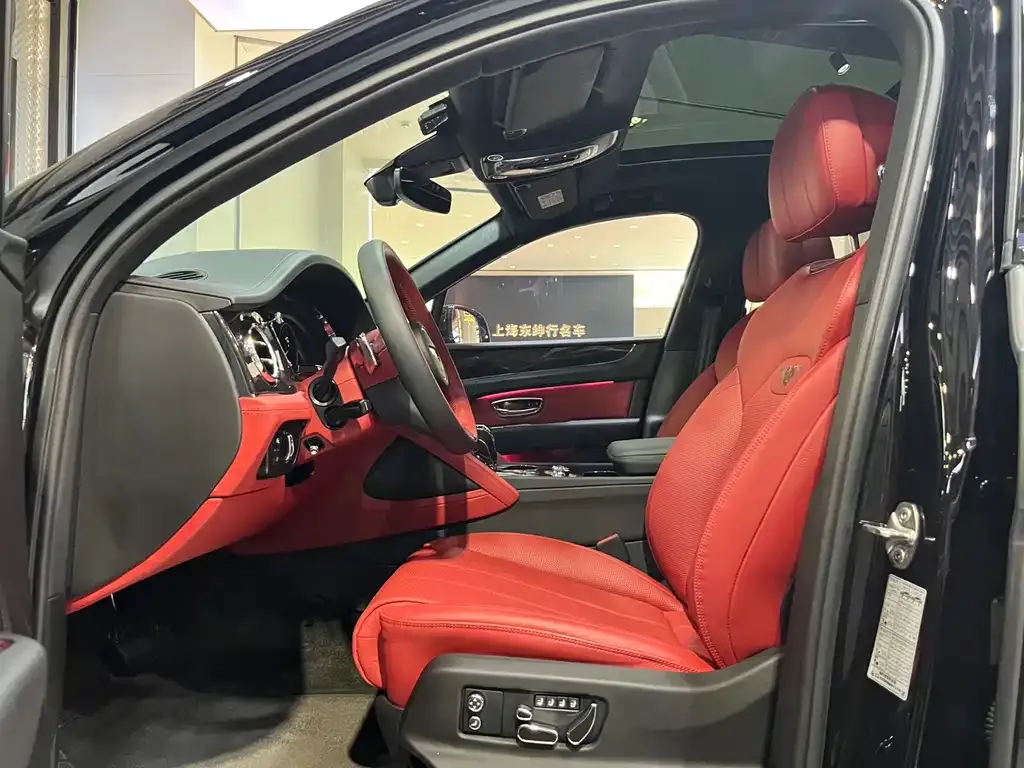 Bentley Bentayga 2024 из CN, фото 7