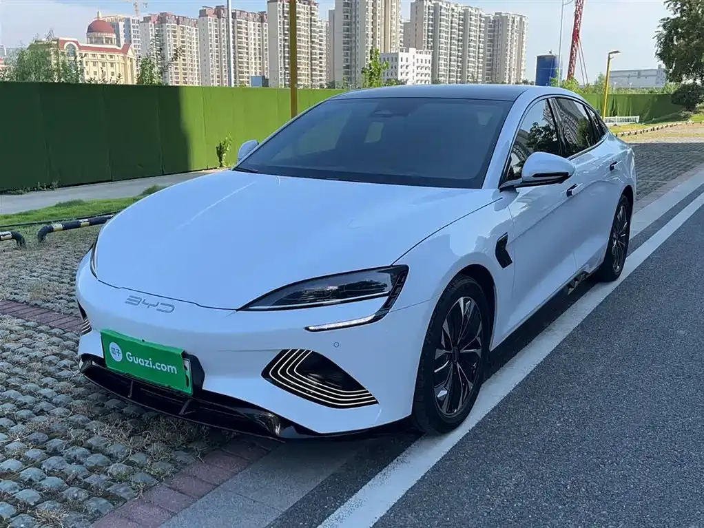 BYD Seal — фото 1