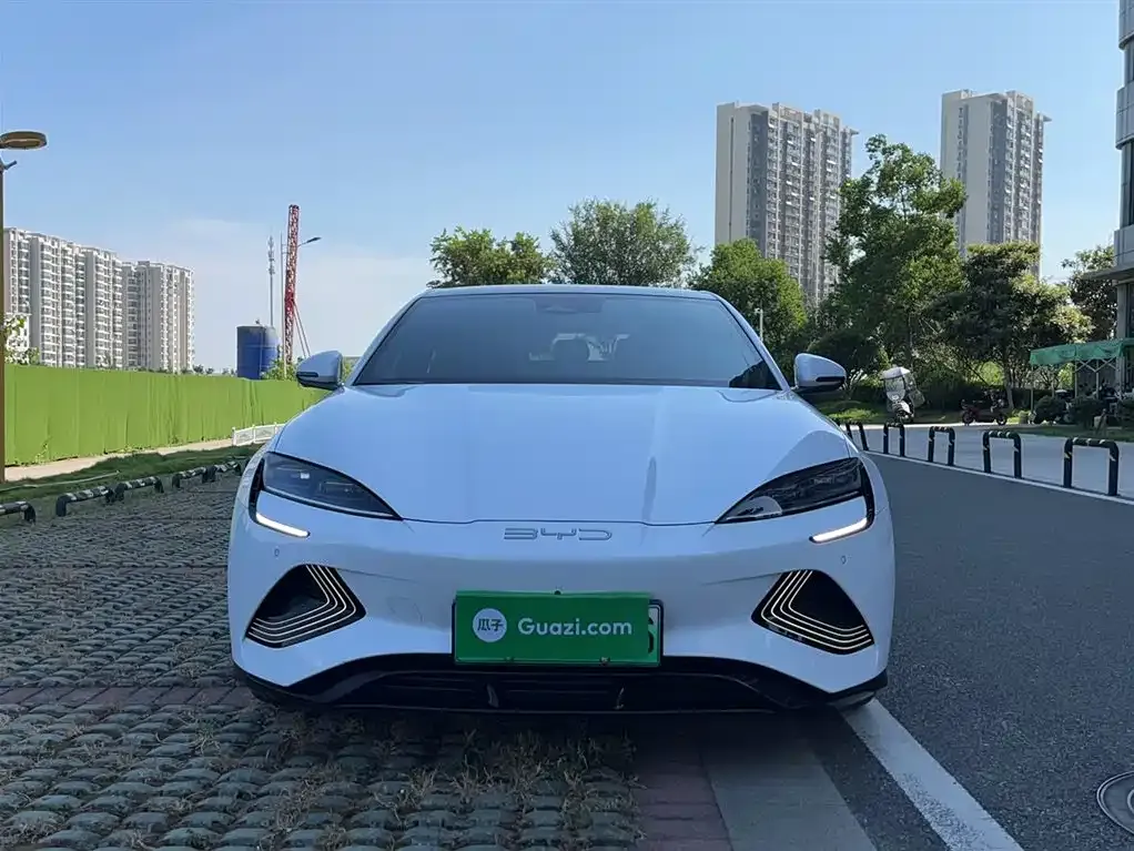 BYD Seal — фото 10