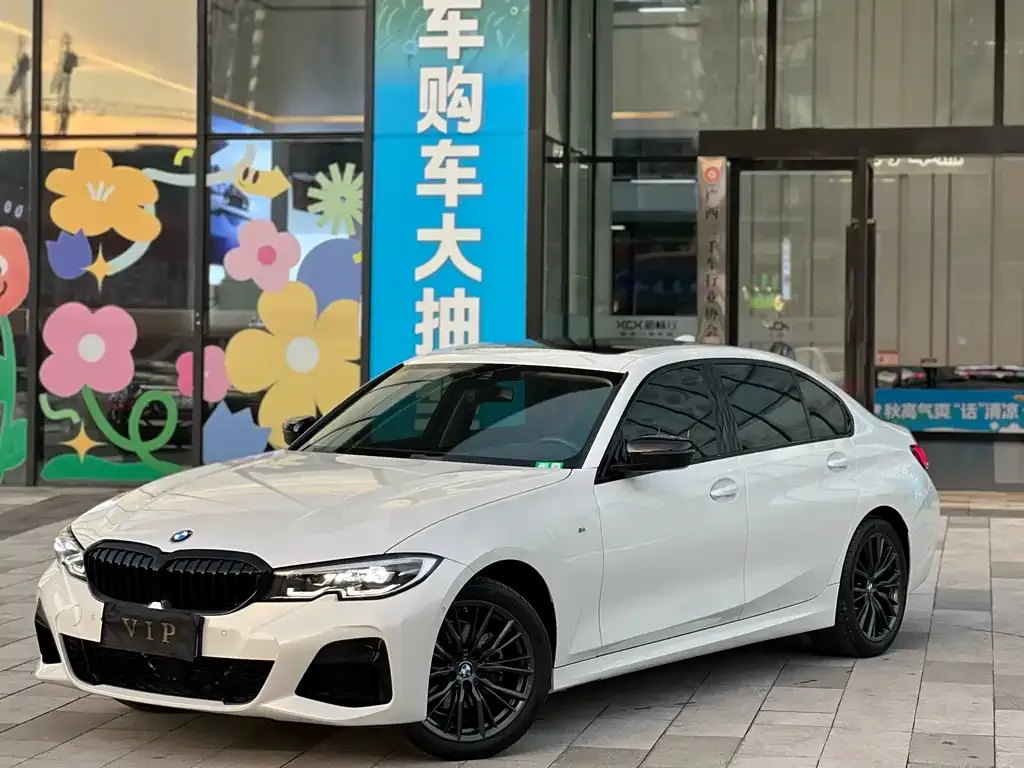 BMW 3 Series 2022 из CN, фото 1