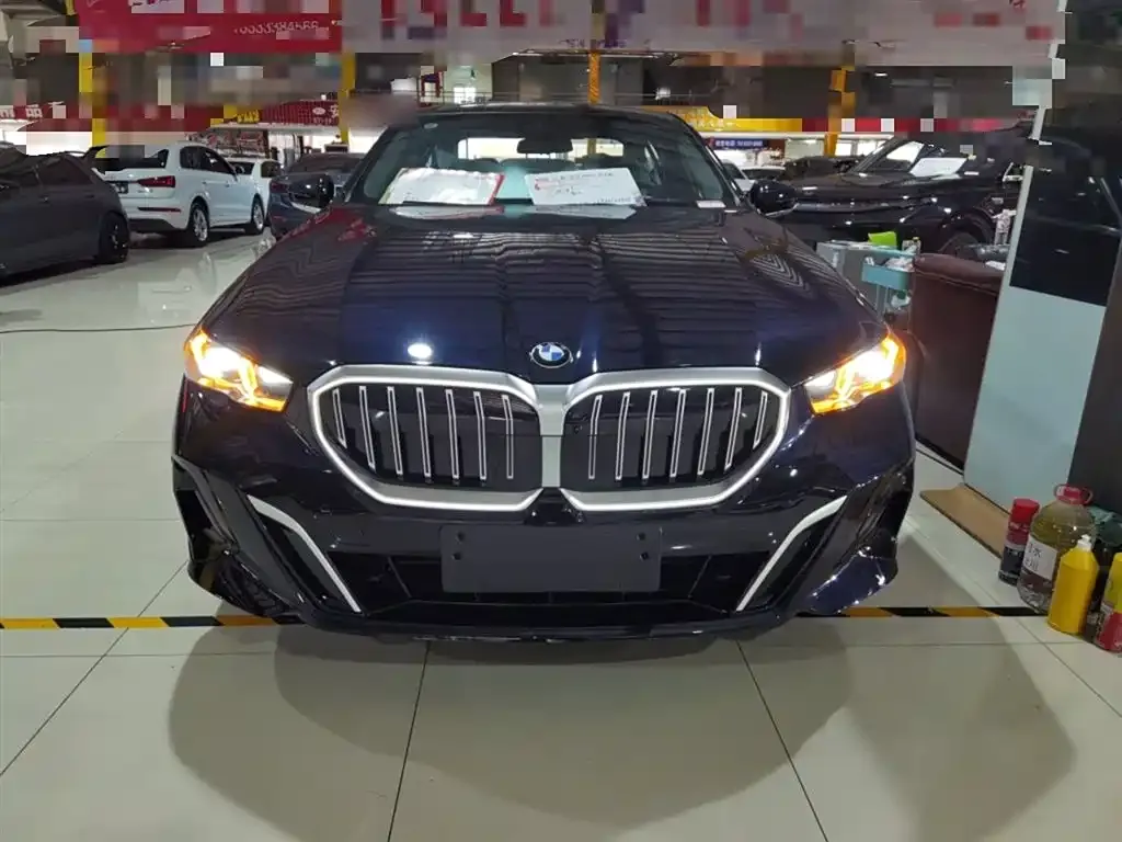 BMW 5 Series 2025 из CN, фото 3