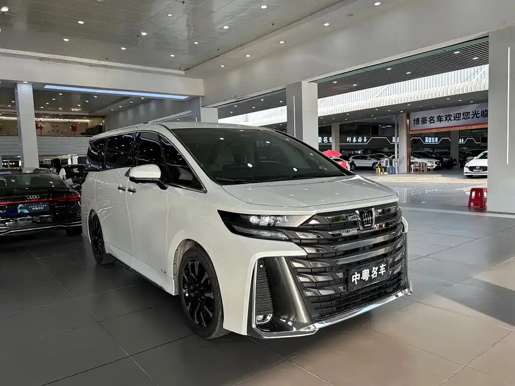 Toyota Vellfire 2024 из CN, фото 1