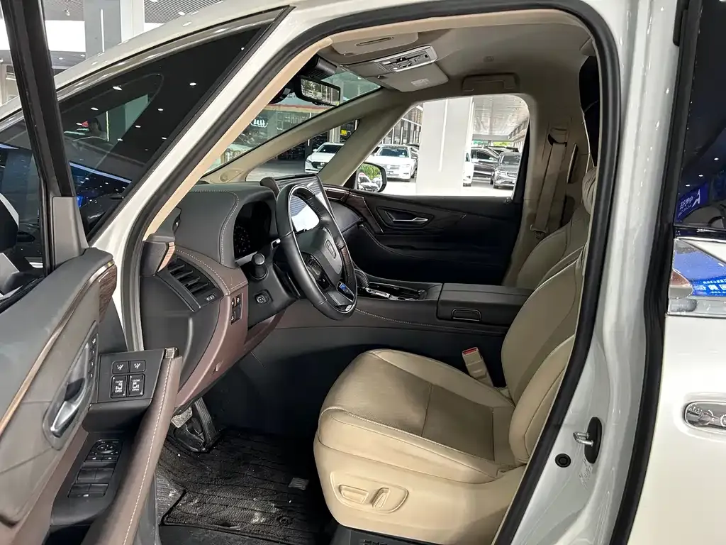 Toyota Vellfire 2024 из CN, фото 2
