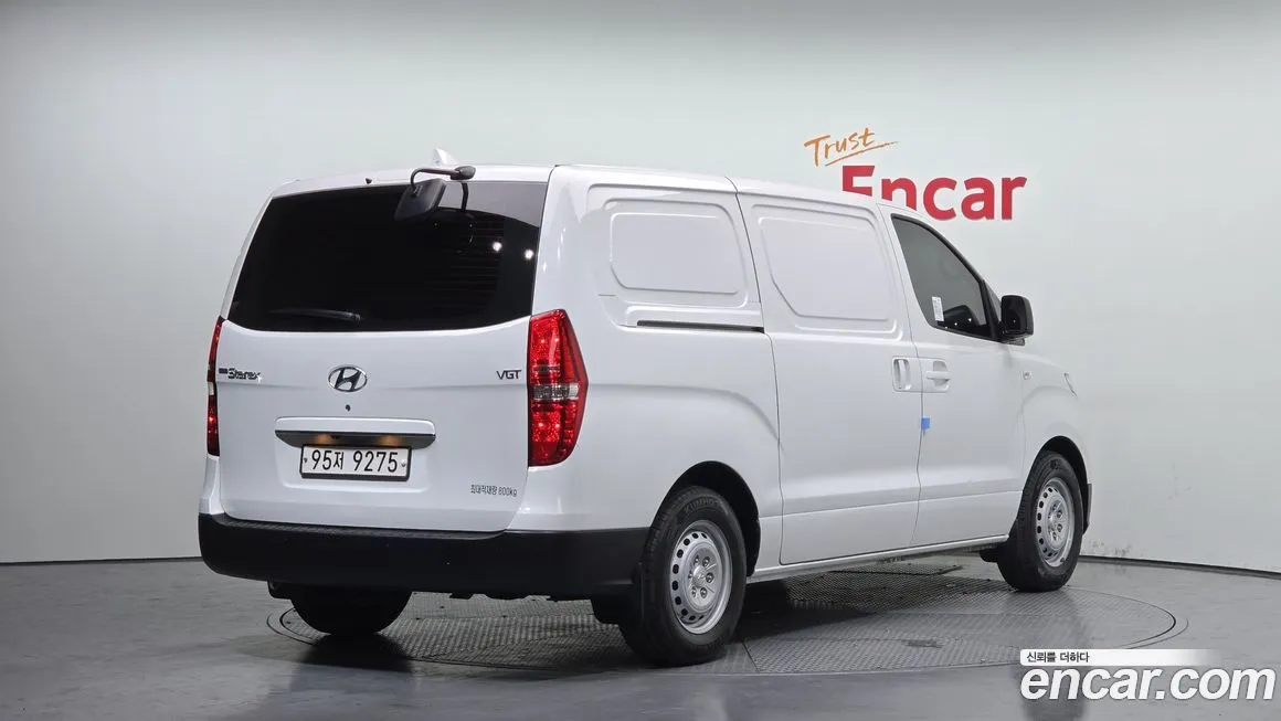 Hyundai Starex — фото 2
