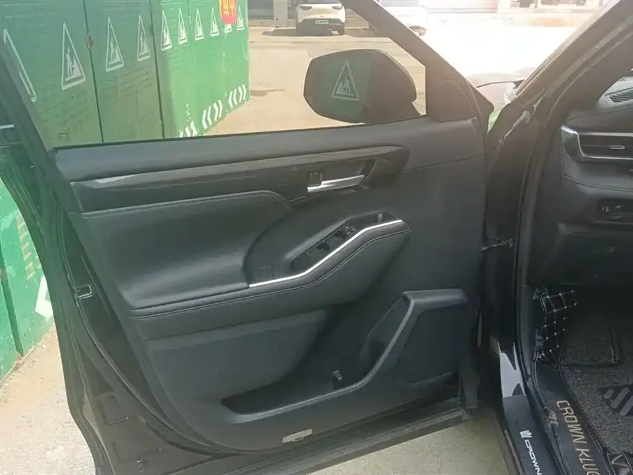 Toyota Crown Kluger 2022 из CN, фото 7