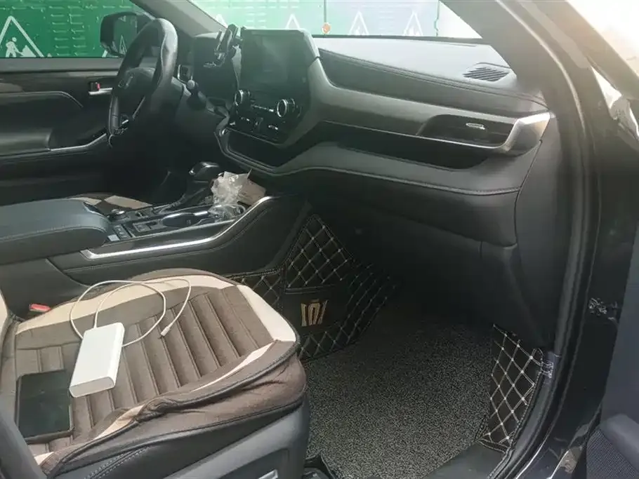Toyota Crown Kluger 2022 из CN, фото 8