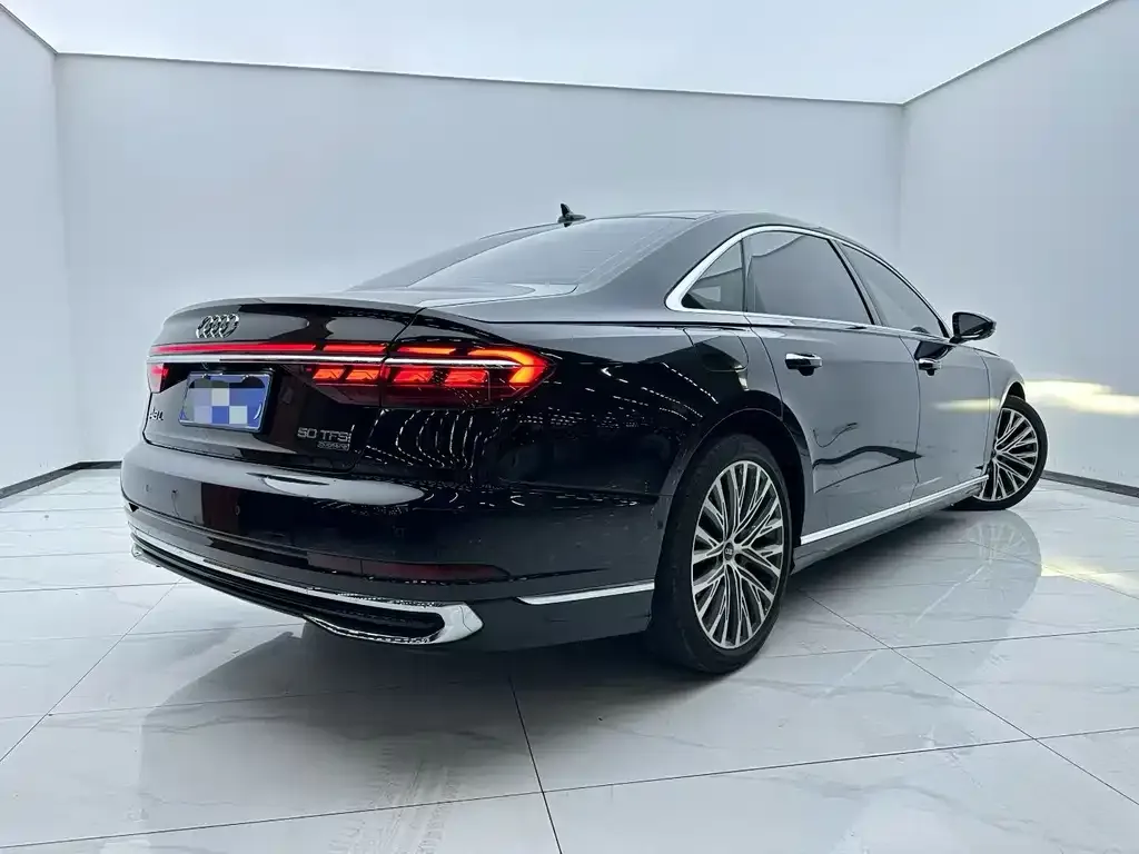 Audi A8 2023 из CN, фото 4