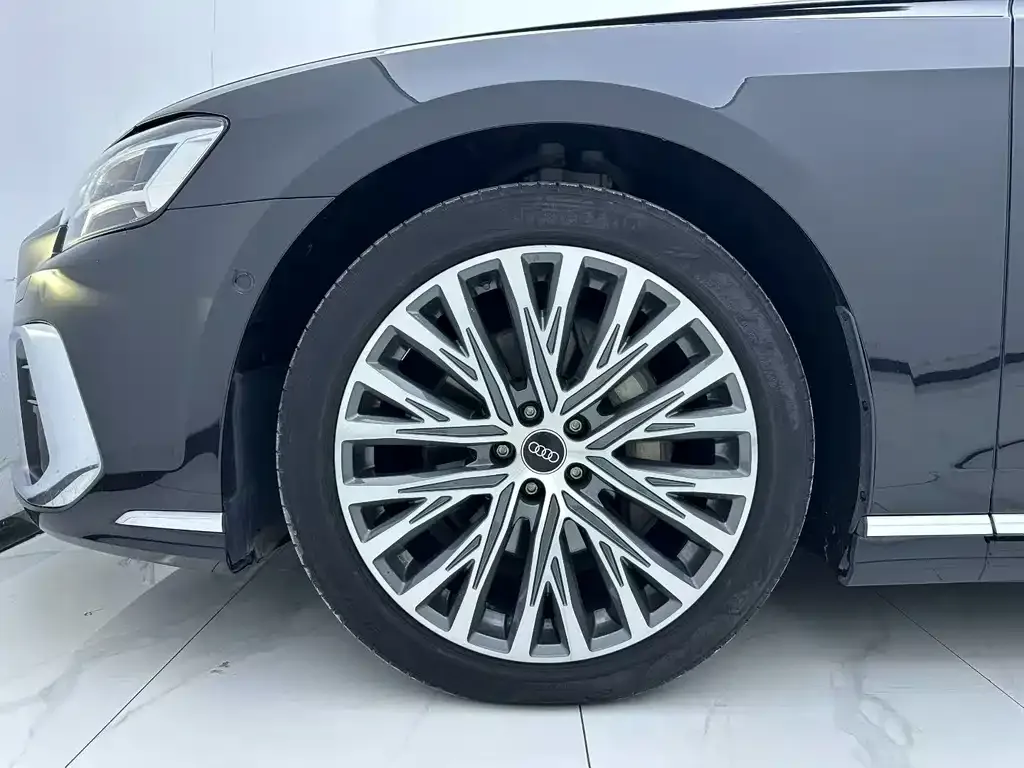 Audi A8 2023 из CN, фото 6