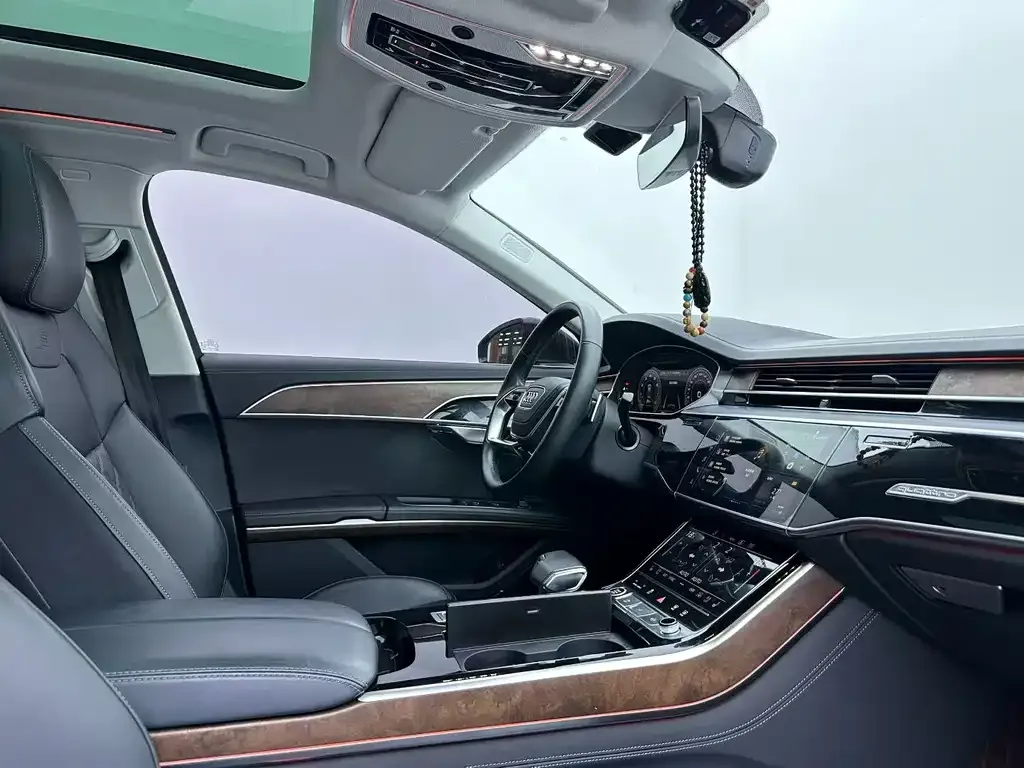 Audi A8 2023 из CN, фото 7