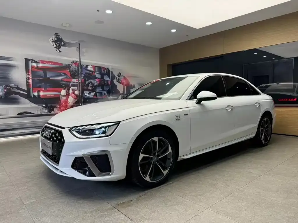 Audi A4L 2022 из CN, фото 1