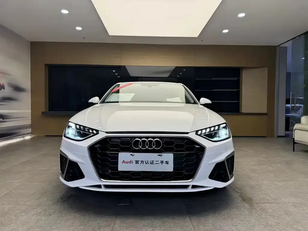 Audi A4L 2022 из CN, фото 2