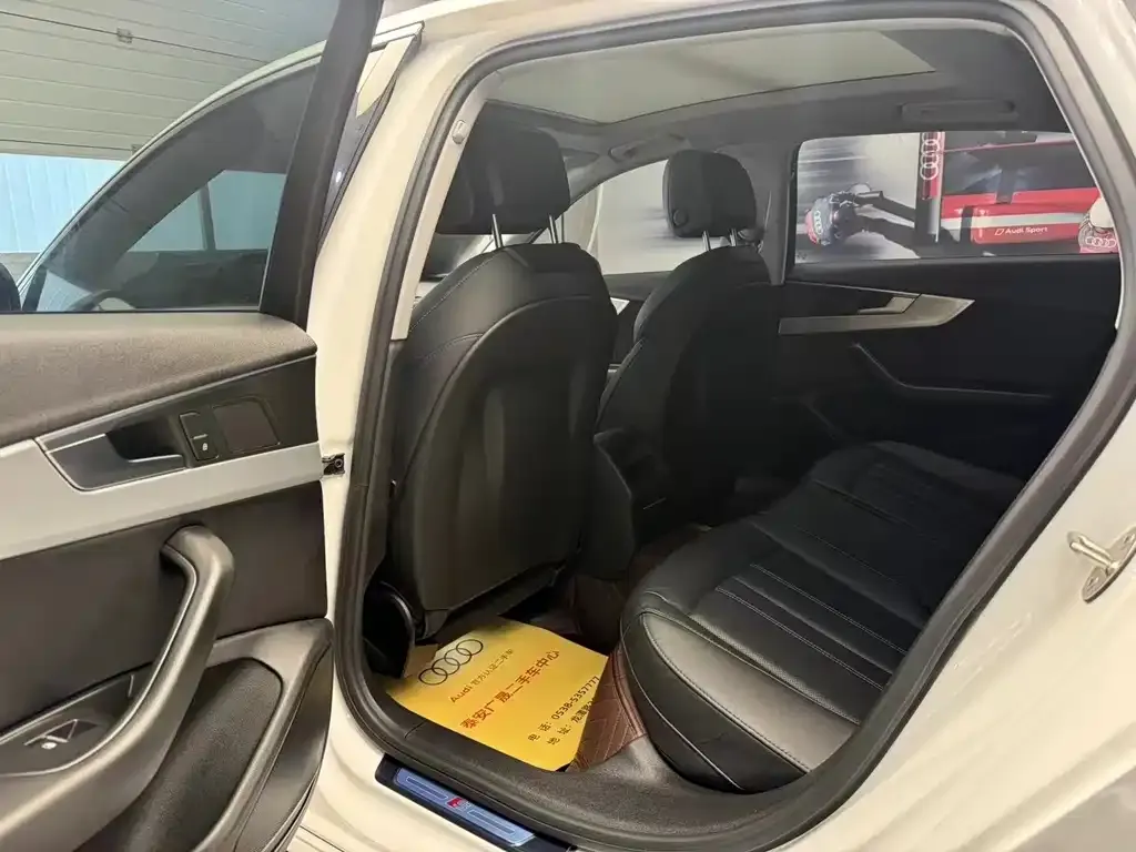 Audi A4L 2022 из CN, фото 6