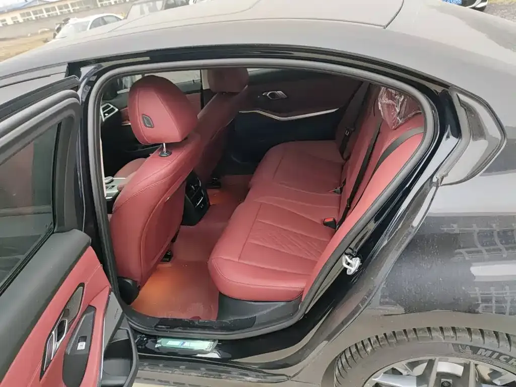 BMW 3 Series 2025 из CN, фото 6