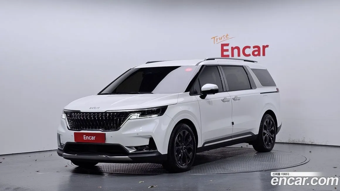 Kia Carnival — фото 1