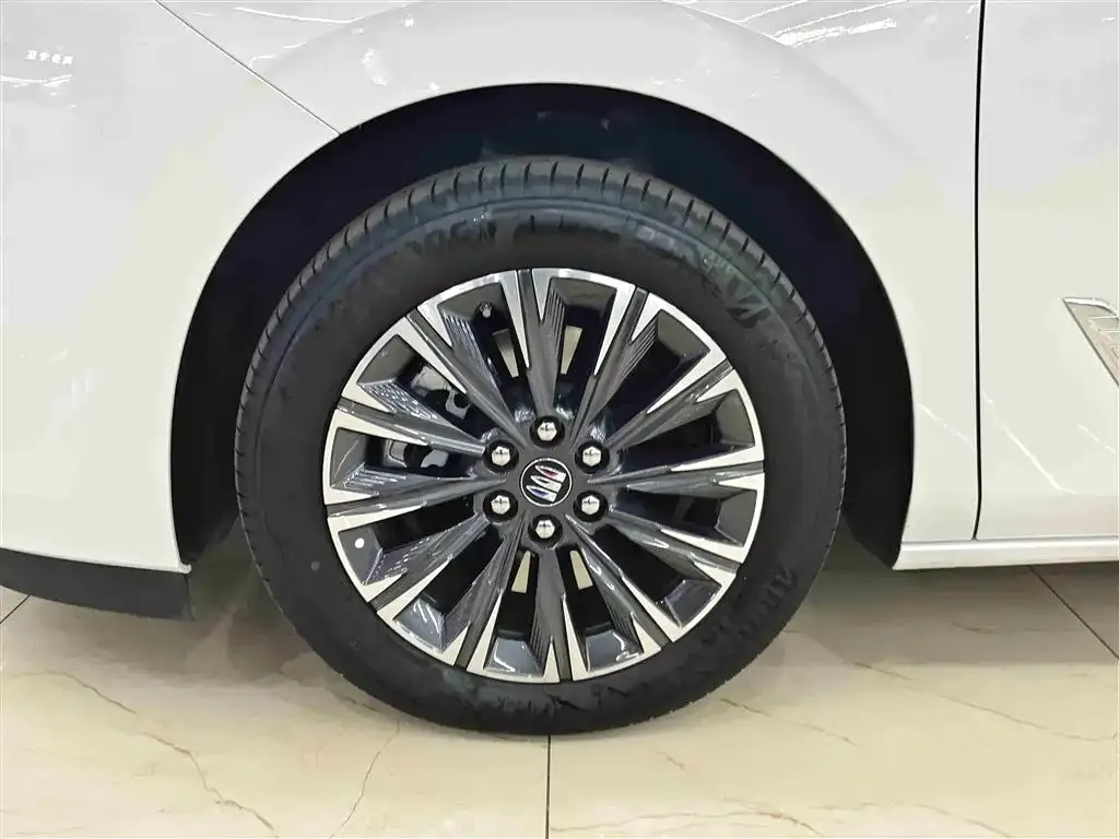 Buick GL8 2025 из CN, фото 8
