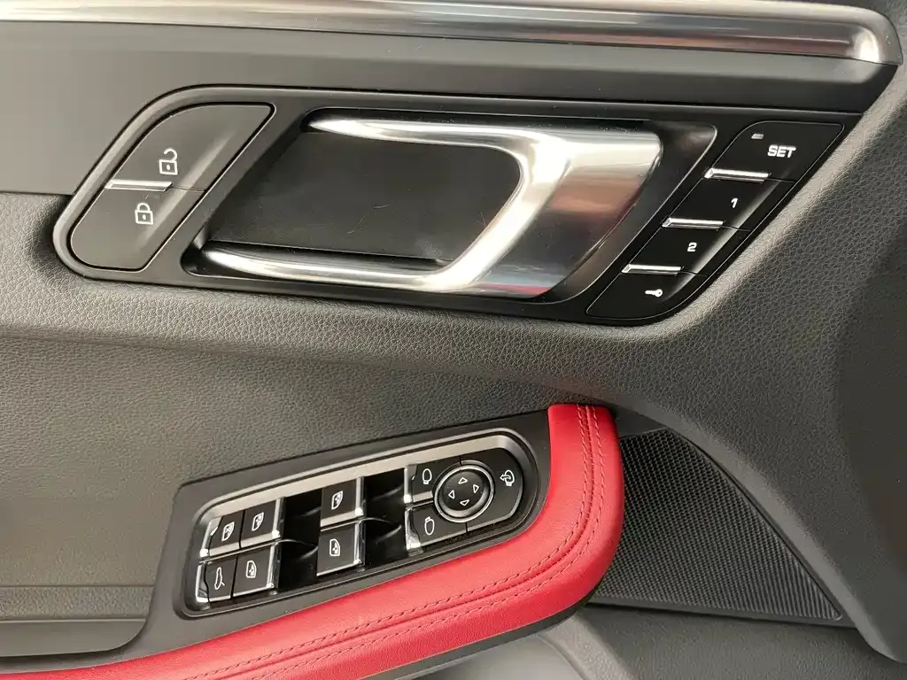 Porsche Macan 2024 из CN, фото 10